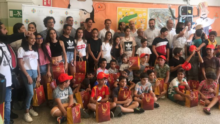 La Federación Española de fútbol se acerca a los niños gitanos