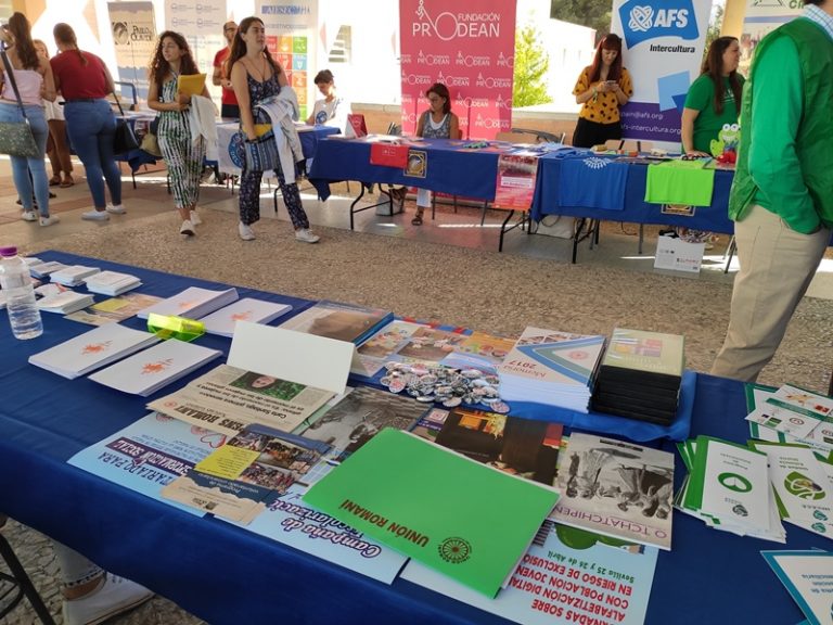 Unión Romaní mostró sus proyectos sociales y culturales en las Jornadas del Voluntariado Universitario de la UPO