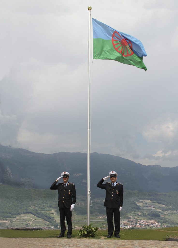 Bandera Gitana Romaní - distriochopuntas