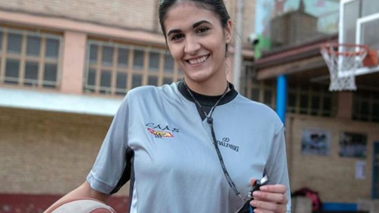 Lorena Borja: “Me gustaría ser la primera arbitra gitana que pita en ACB”