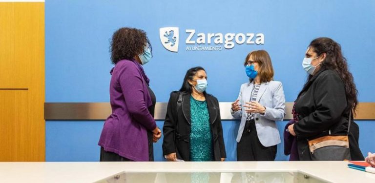 Un programa de refuerzo en siete colegios de Zaragoza para combatir el abandono escolar de las niñas gitanas