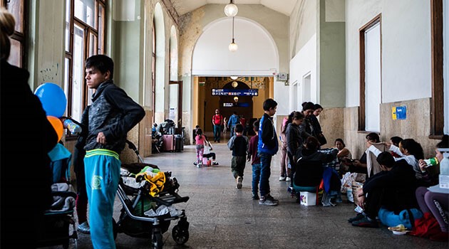 La policía checa parece impedir que los refugiados romaníes desembarquen en la estación