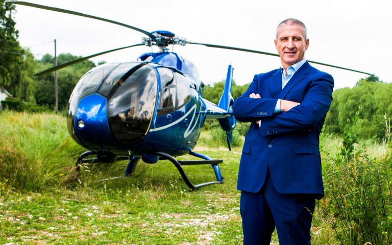El “gitano más rico de Gran Bretaña” se compra un helicóptero Aston Martin ‘007’ de 4,5 millones de libras esterlinas (Casi 5 millones de euros)