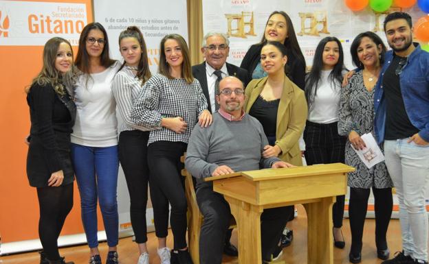 La Junta de Castilla y León aporta 15.000 euros en becas para estudios de postgrado a las mujeres gitanas