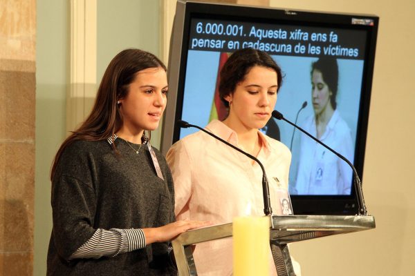 Proyecto educativo en conmemoración de las víctimas del Holocausto en el Parlament de Catalunya