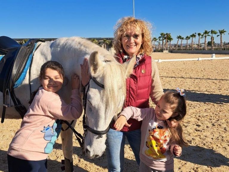 Alba Díaz Giménez, alumna gitana de nueve años: “De mayor quiero ser veterinaria”