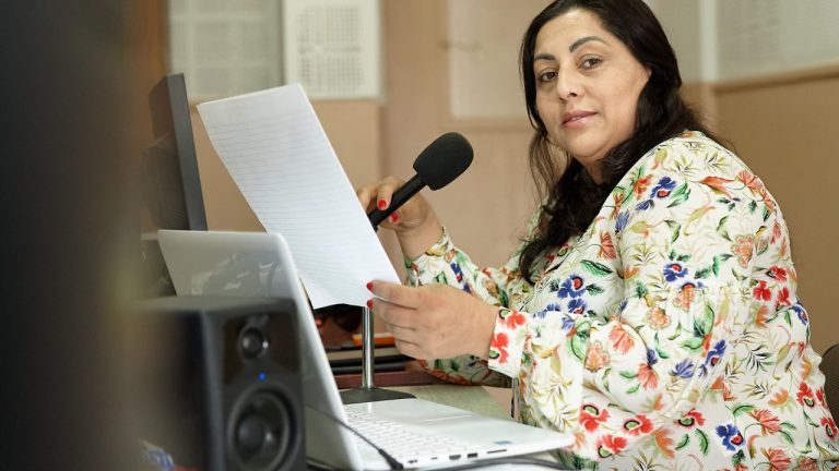 Elena Sirbu, periodista y activista, ha sido detenida por hablar romaní en Moldavia
