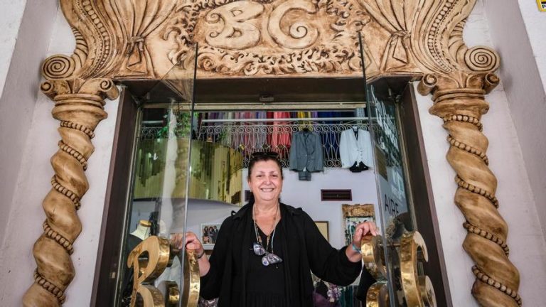 La tienda gitana que lleva medio siglo marcando tendencia en Badajoz